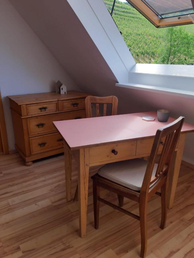 Giebelzimmer Mit Weinbergblick Stetten  Eksteriør billede